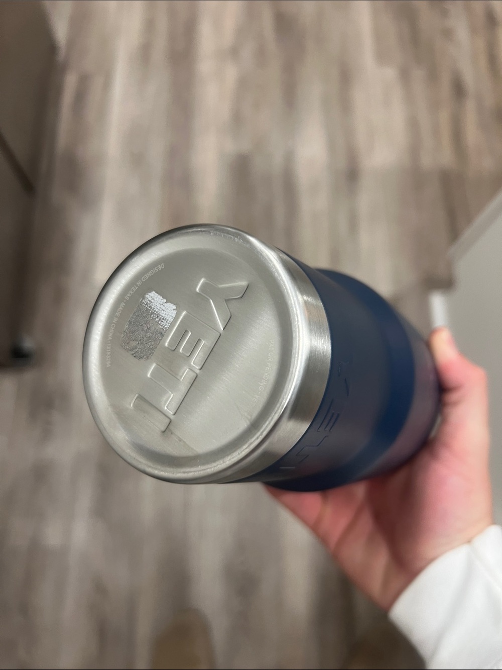 Yeti Navy Blue Insulated Travel Mug with Clear Lid - Picture 5 of 5